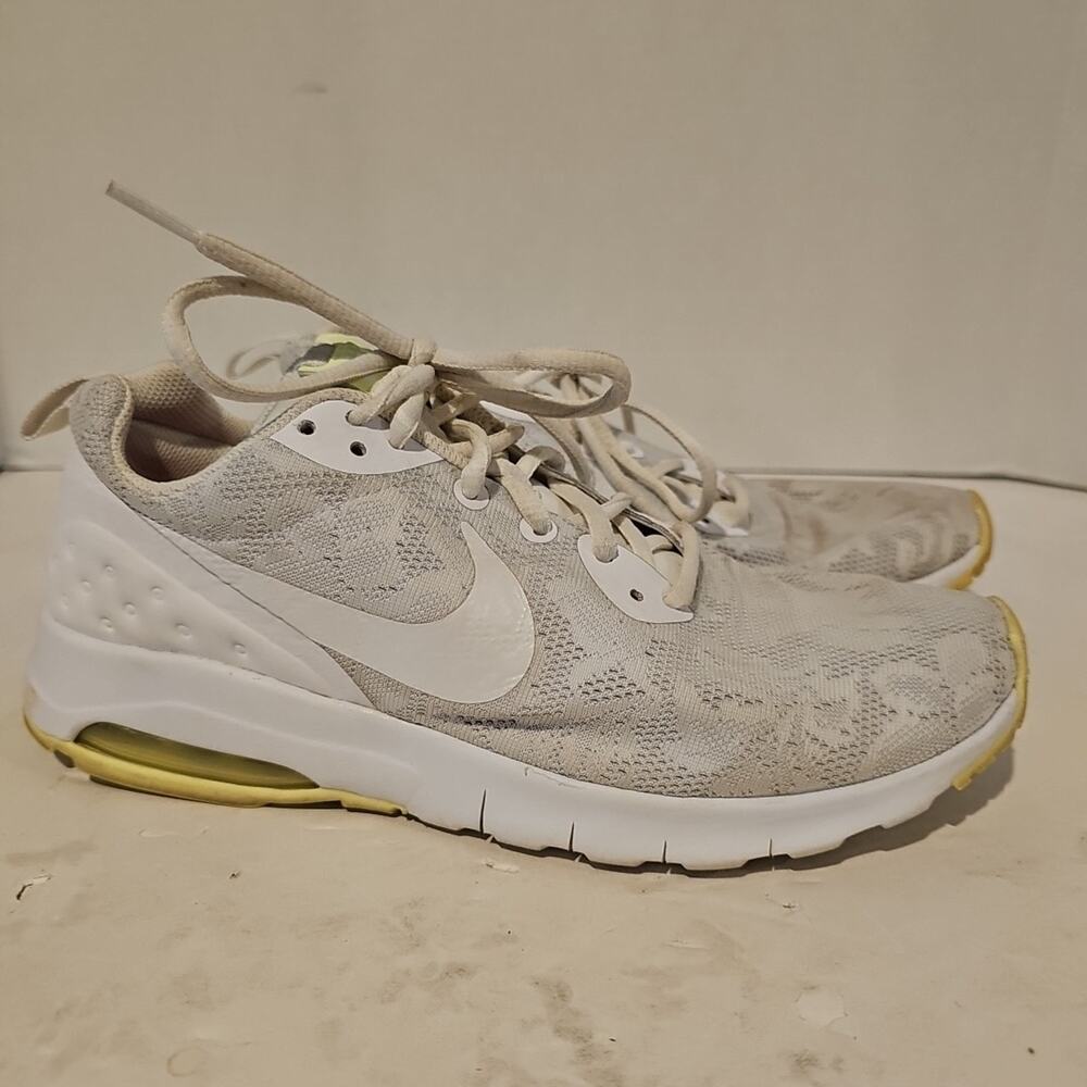 Nike Shoes Womens Air Max Motion 902853-100 White Lace Running | Size 10